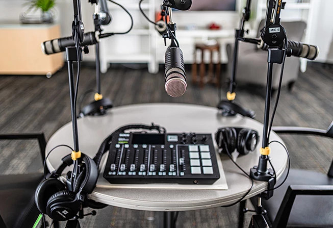 podcast-studio-653x447.jpg
